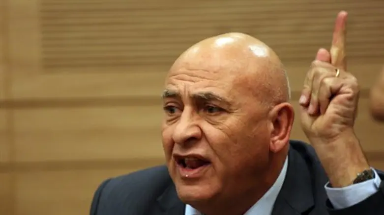 נותן גיבוי. גטאס