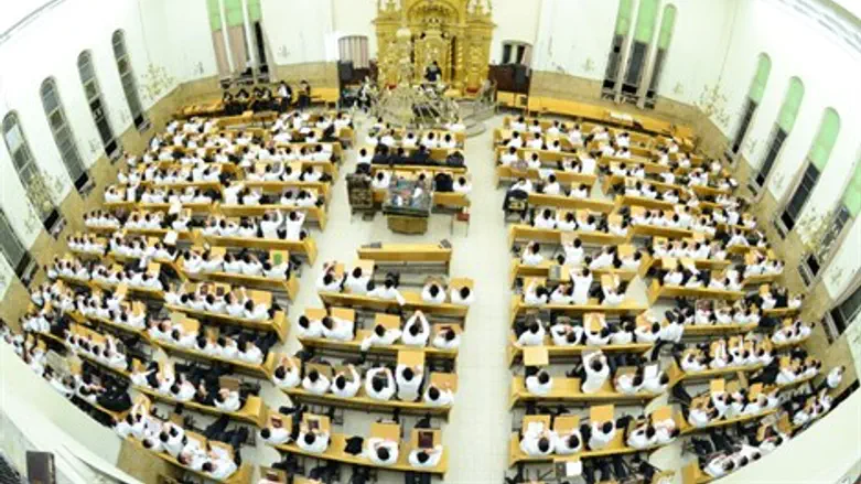 ישיבת פונוביז'. ארכיון