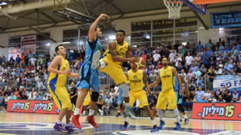 מפיגור לניצחון שלישי ברציפות