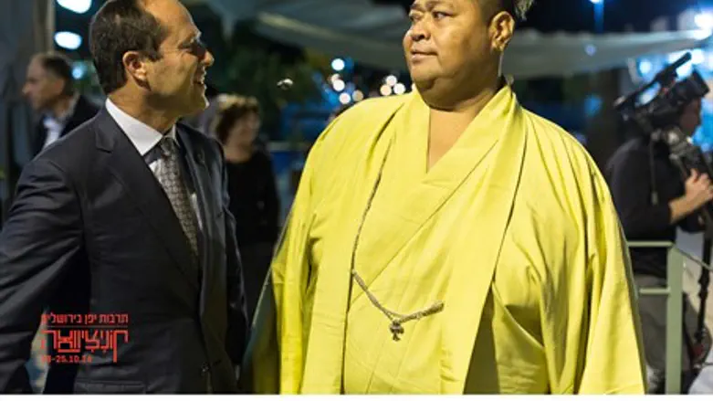 Japan and Israel: "Close neighbors"?