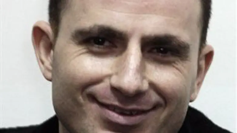 מטיל אימה. אסי אבוטבול