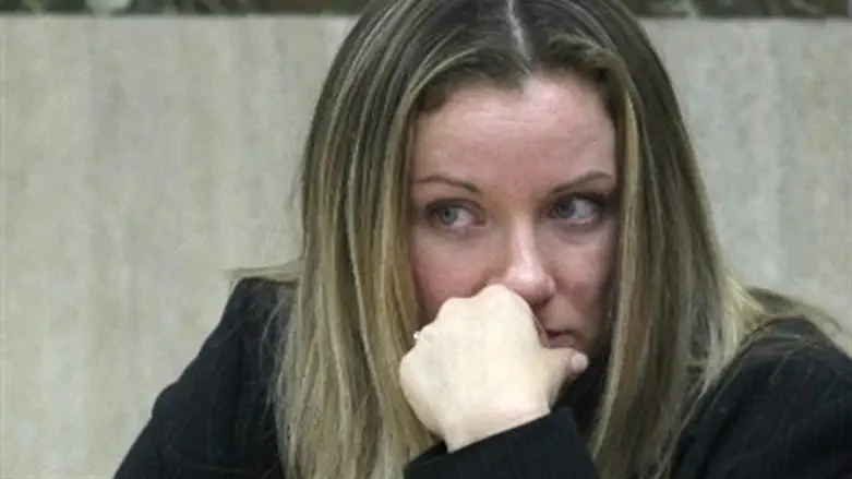 להמשיך את המשפט. רז ריסבי