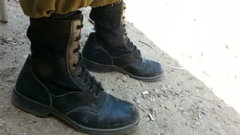 נעליים לטבעוניים. לא עשויות מעור