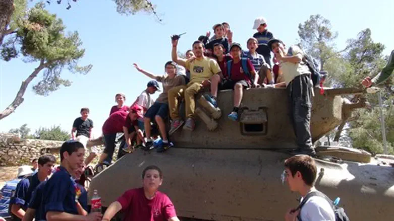 תלמידים בגבעת התחמושת בירושלים