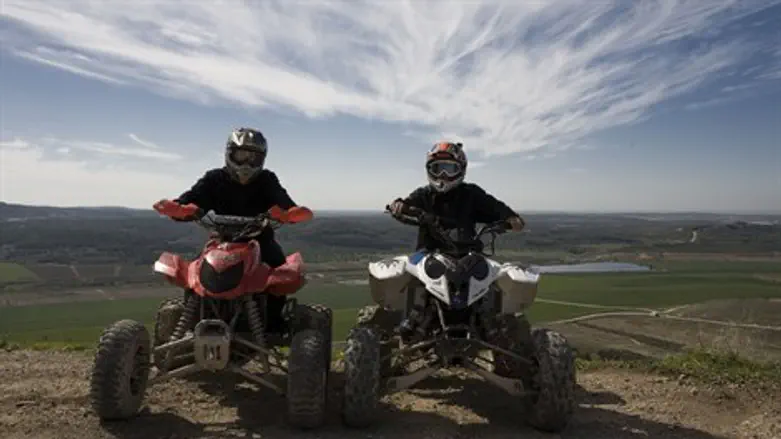 טיול טרקטורונים. אילוסטרציה