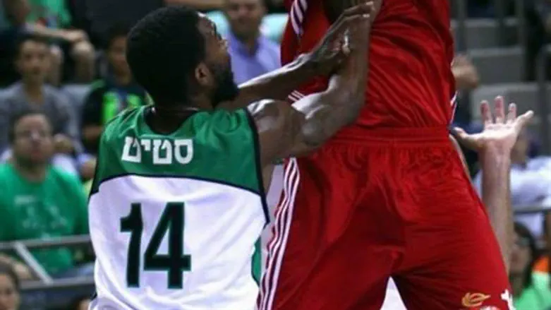 סטיט. היה בכל מקום על הפרקט