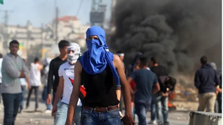 Arab rock-throwers