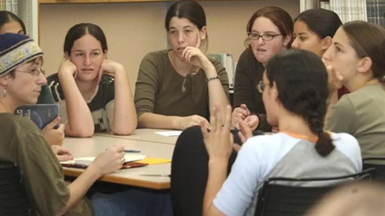 רווקים ורווקות תורנים מנהלים עולם רוחני מורכב