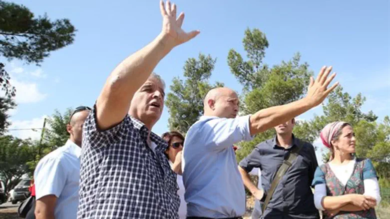 בנט ואבי רואה. היום