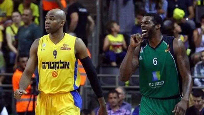 הופעה ראשונה. אלכס טיוס