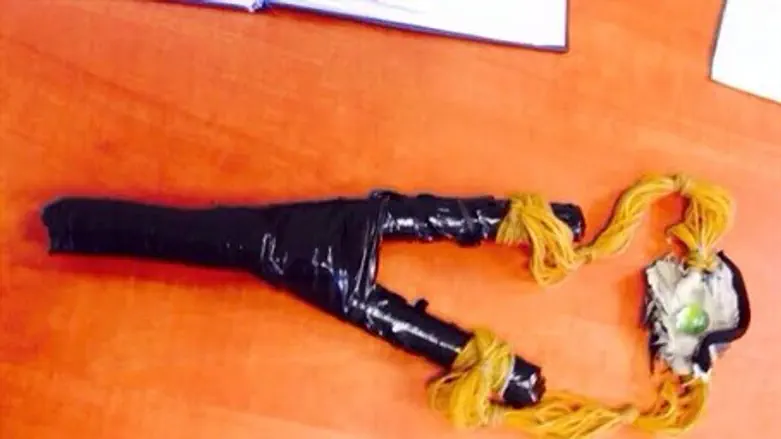 Рогатка - оружие арабских бунтарей