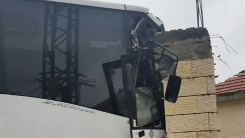 החליק לתוך מבנה