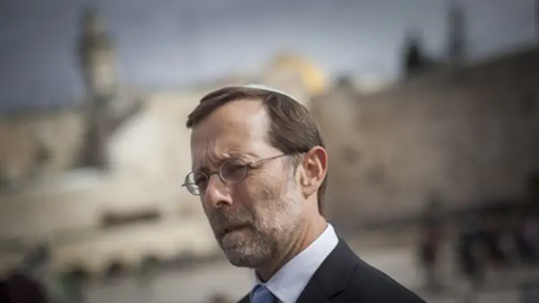 Moshe Feiglin, outside Temple Mount