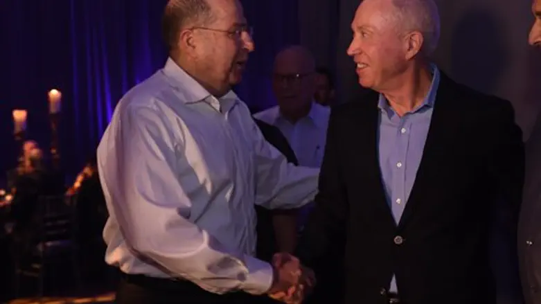 יעלון וגלנט, הערב