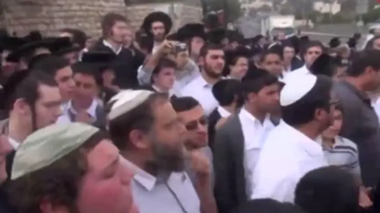 Протестующие на месте теракта в Иерусалиме