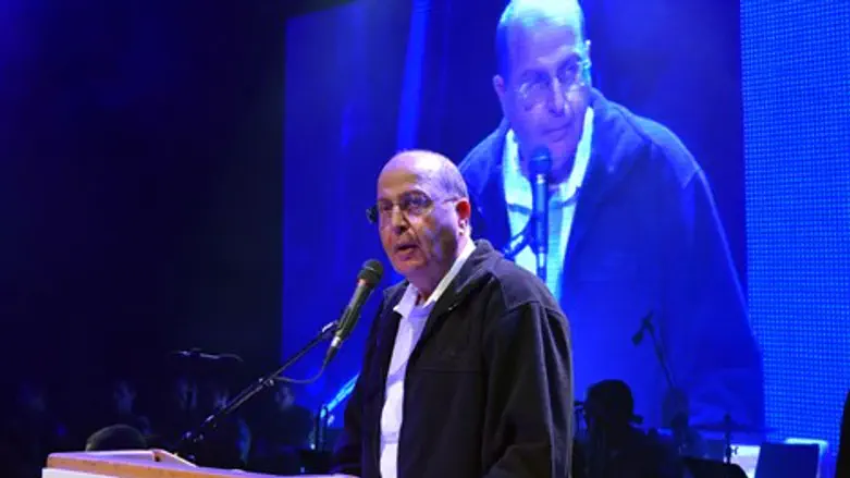 השר יעלון, הערב