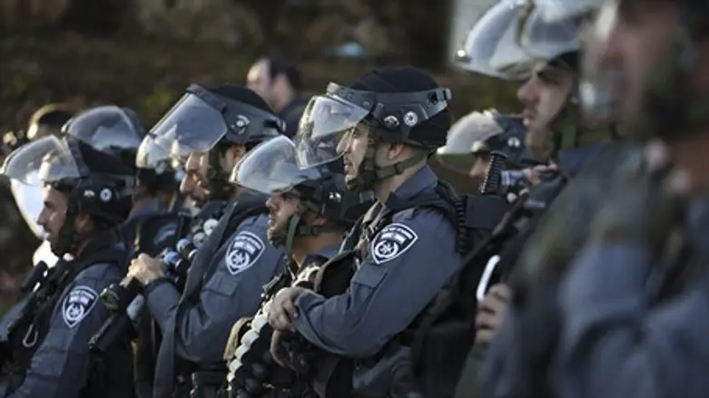 Border Patrol officers outside Kafr Kanna