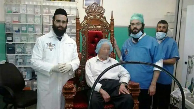 המוהלים והקשיש