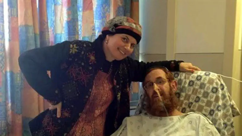 גליק ורעייתו בבית החולים