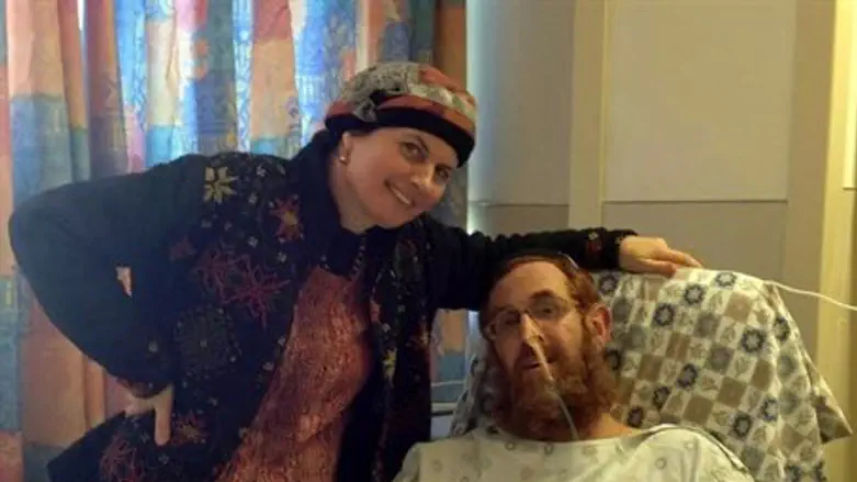 Рабби Иегуда Глик с супругой в больнице