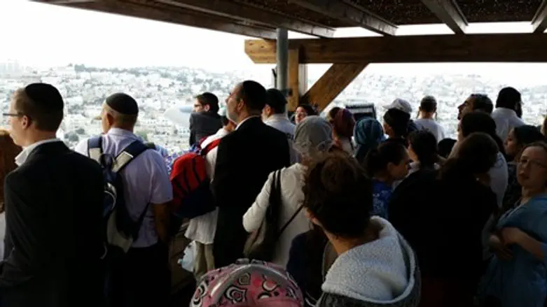 מבקרים במצפה חברון