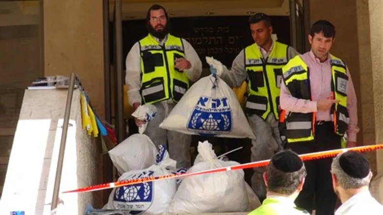 אנשי זק"א בזירת הטבח