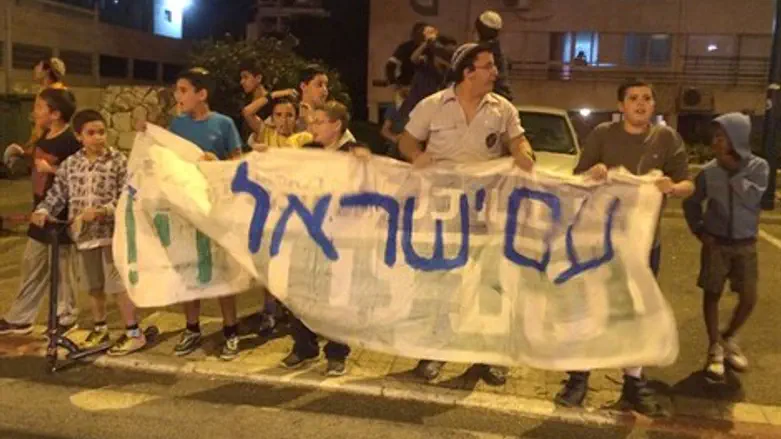 עומדים בצמתים