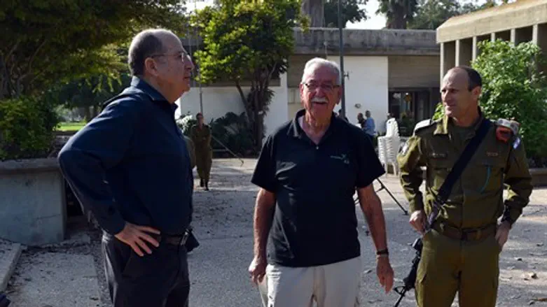 השר יעלון בעוטף עזה