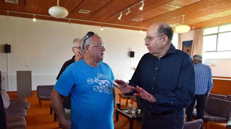 השר יעלון בעוטף עזה