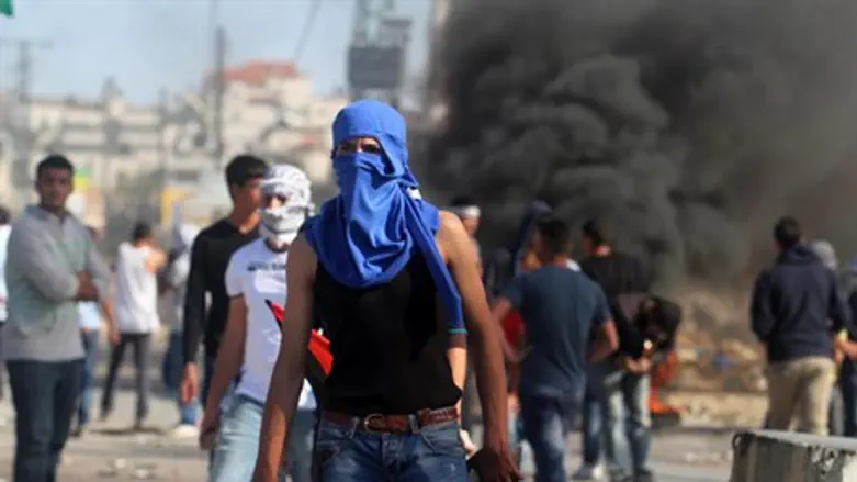 Arab rioters in Jerusalem (illustration)