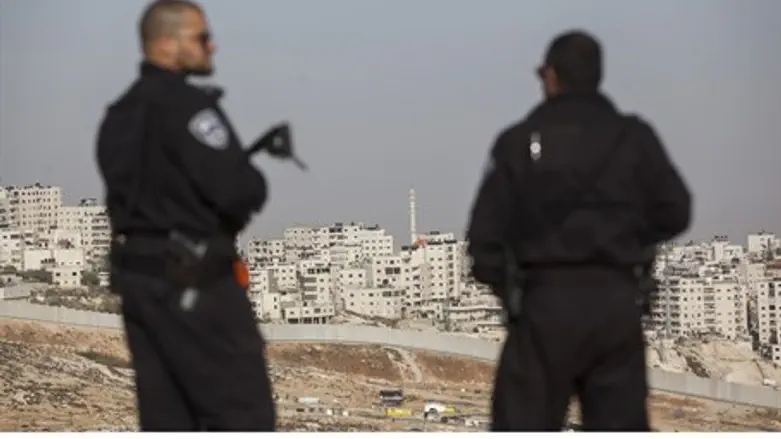 Police stand guard in eastern Jerusalem (file)