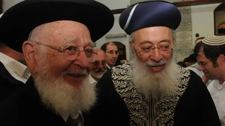 הרב דורי והרב עמאר בבית הרב קוק