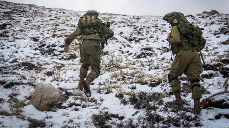 חיילי הצנחנים בשלג בחרמון