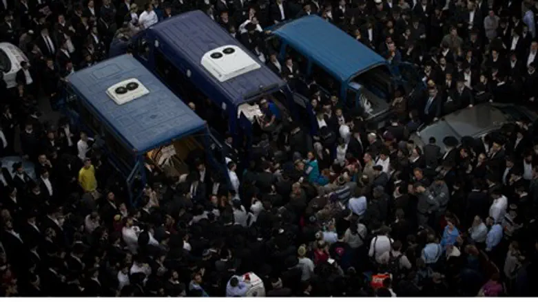 Похороны жертв террора. Иллюстрация