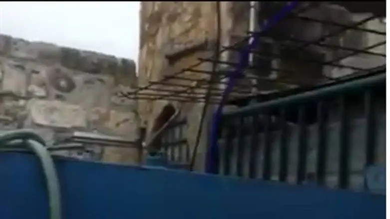 ממשיכים לבנות