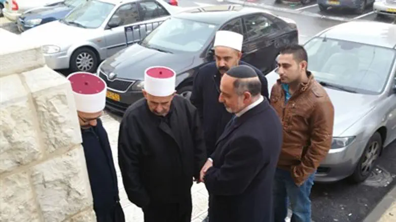 Zidan Seif's father at synagogue