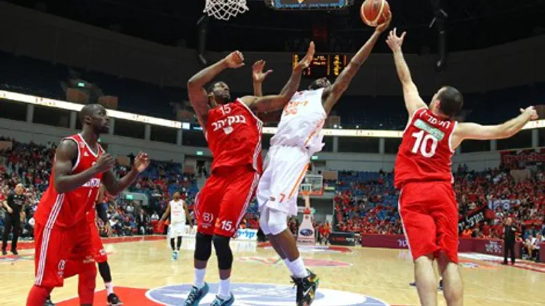 ירושלים עוצרת את נס ציונה, הערב