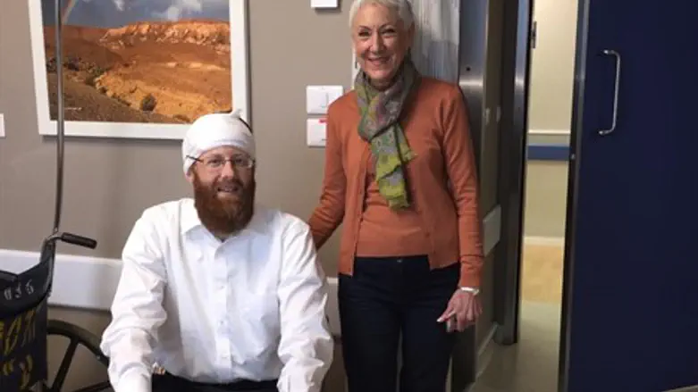 הגב׳ מארסי נתן עם שמואל גולדשטיין