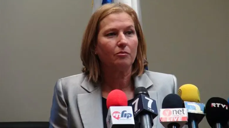 לבני בישיבת הסיעה