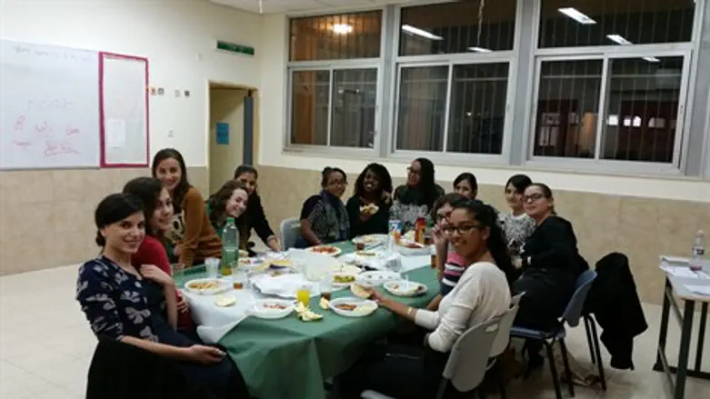 "אולפנה ללא הפסקה"