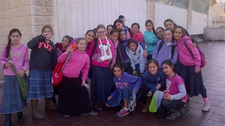 חניכים משמחים קשישים