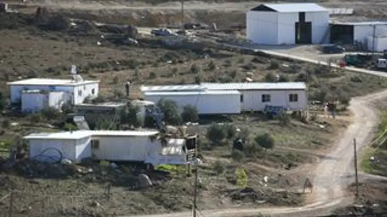 בלי חשמל ובלי מים. חוות גלעד