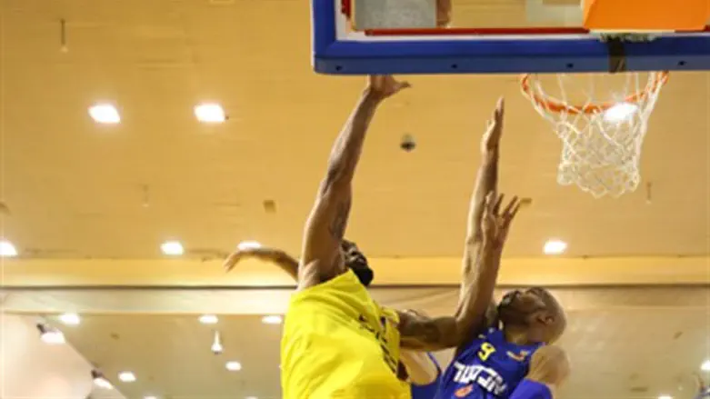 טיוס חוסם. חזר לעצמו