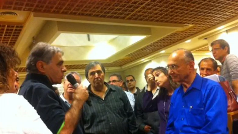 יו"ר הועד מול שר התיירות