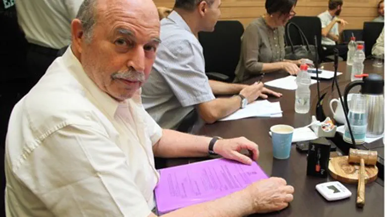 Нисан Сломянски