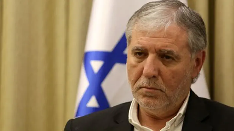 מאשים וללא הנחות. מאיר כהן