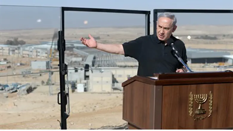 Netanyahu visits the Negev