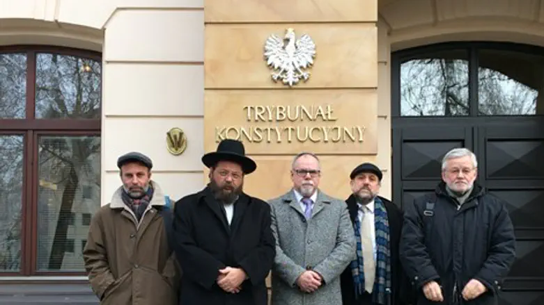Rabbis hail lift on kosher slaughter ban in Poland