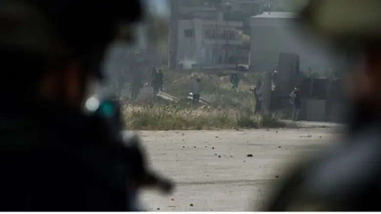 Массовые беспорядки (Иллюстрация)