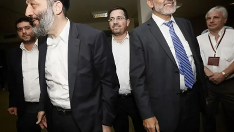 Deri, Yishai splitting left and right